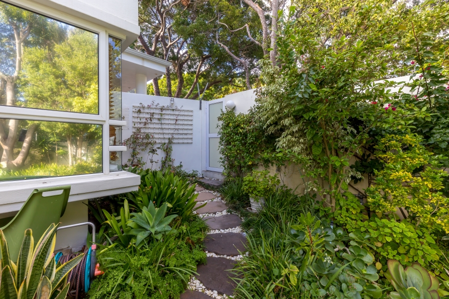 To Let 2 Bedroom Property for Rent in Llandudno Western Cape